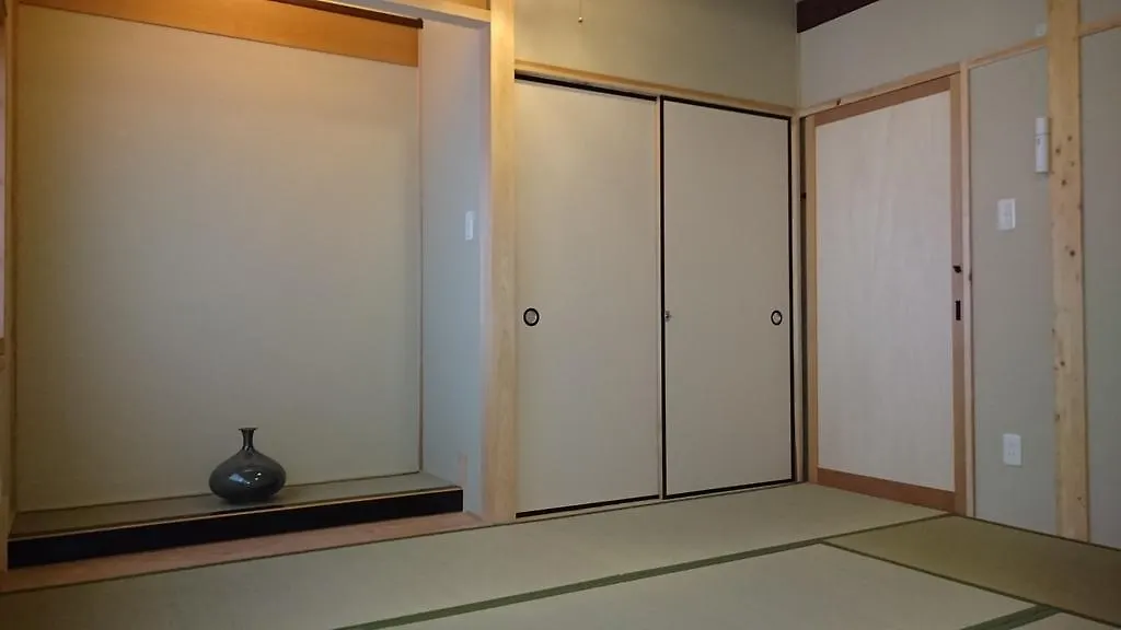 Kyoto Nijojo Shinnsenen No Yado 0*,  Japan